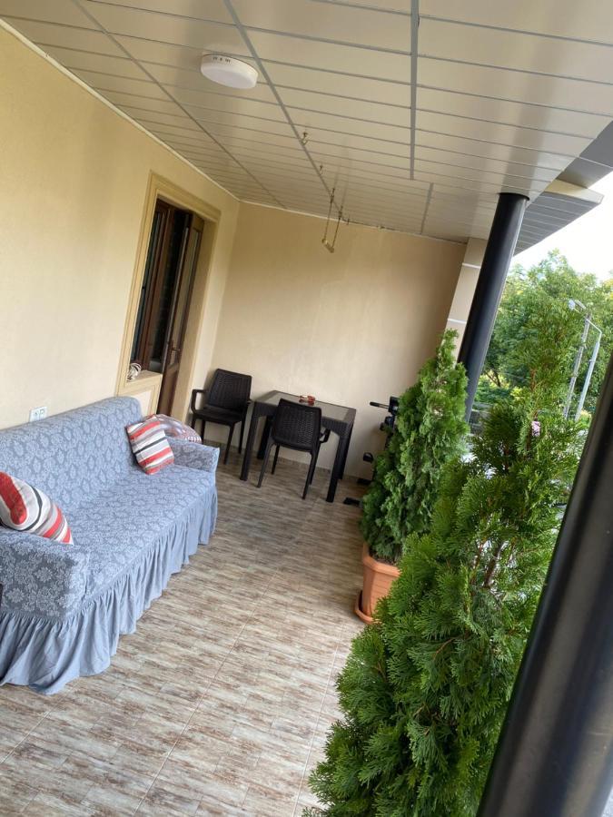 Warm Flat Apartment Gonio Exterior photo